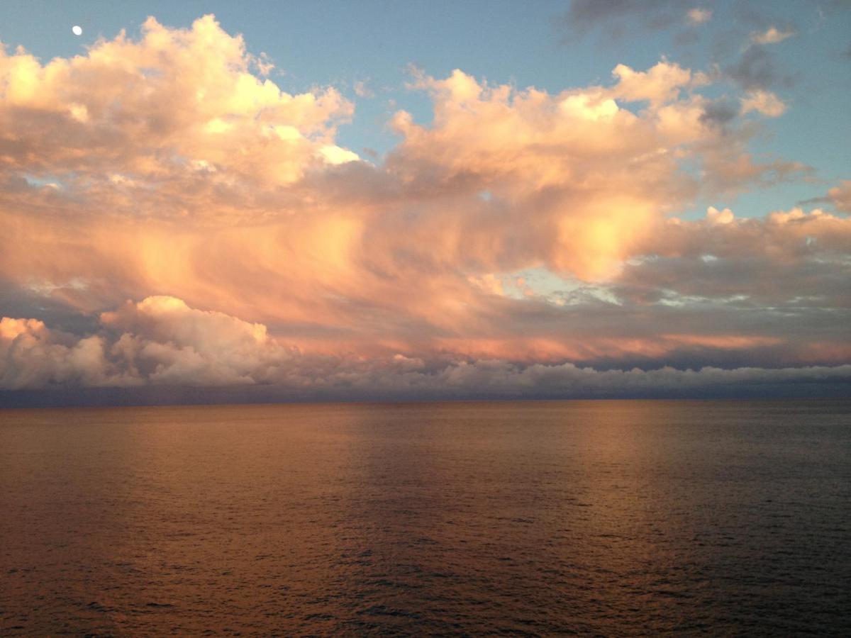 דירות קנדלריה Sunrise On The Ocean מראה חיצוני תמונה